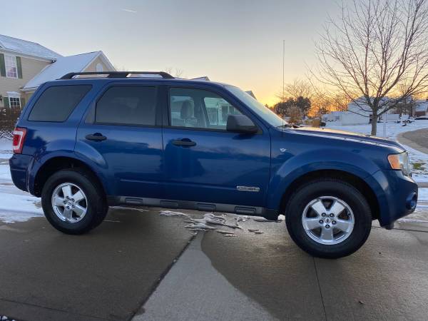 2009 Ford Escape XLT - 4WD - New Tires - 147,000 Miles - cars &... for sale in Barberton, OH – photo 4