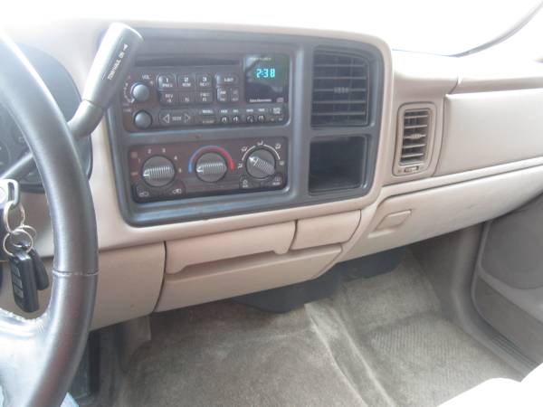 2001 Chevy Suburban LS 4 x 4 - - by dealer - vehicle for sale in Fremont, NE – photo 8