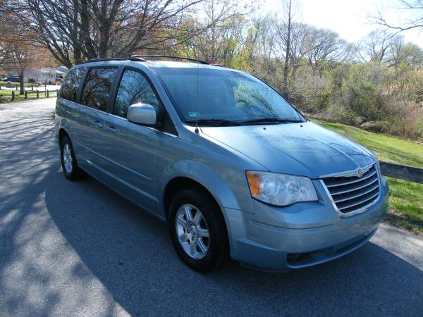 2008 Chrysler Town & Country Touring All Options Must Be Seen for sale in East Providence, RI – photo 4