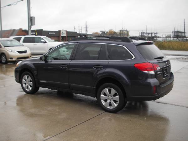 2011 Subaru Outback 2 5i Limited - All Wheel Drive for sale in Holland , MI – photo 5