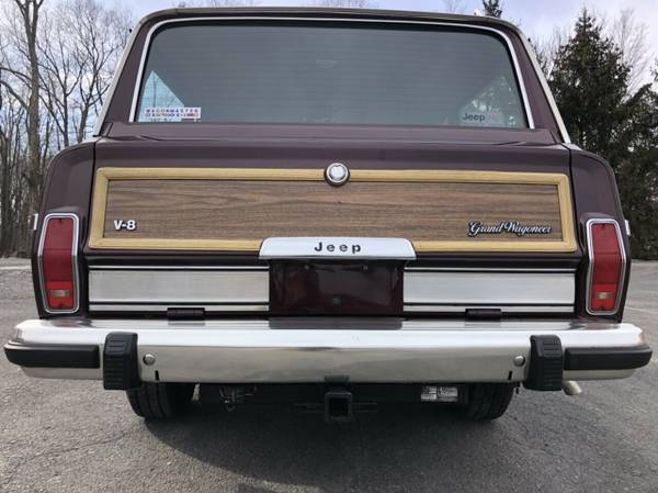 1987 Jeep Grand Wagoneer Woody Wagon Burgundy for sale in Johnstown , PA – photo 10