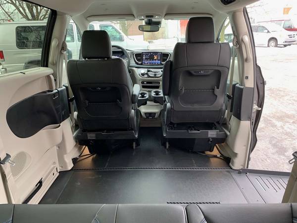 Wheelchair/Handicap Accessible 2021 Chrysler Voyager - cars & for sale in Wixom, MI – photo 17