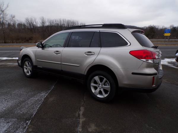 2014 Subaru Outback 4dr Wgn H6 Auto 3 6R Limited for sale in Vestal, NY – photo 3
