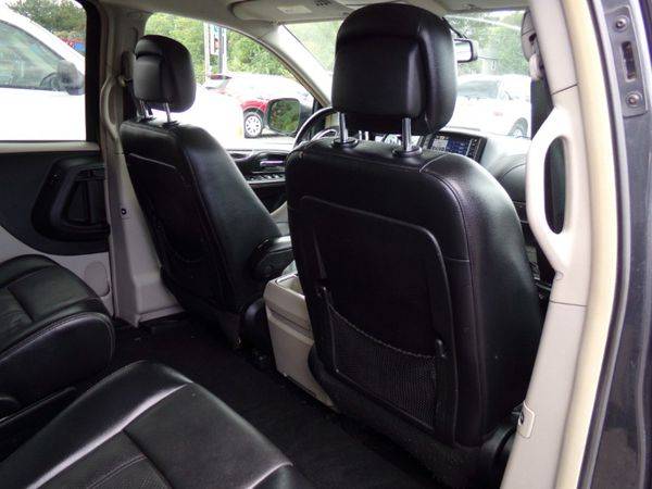 2012 Chrysler Town Country Touring for sale in Cleveland, OH – photo 18