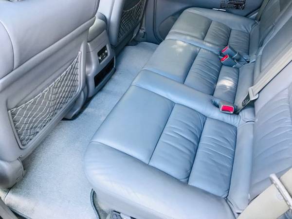 2006 Toyota Landcruiser, Great miles,Exceptional condition for sale in Kingston, MA – photo 21