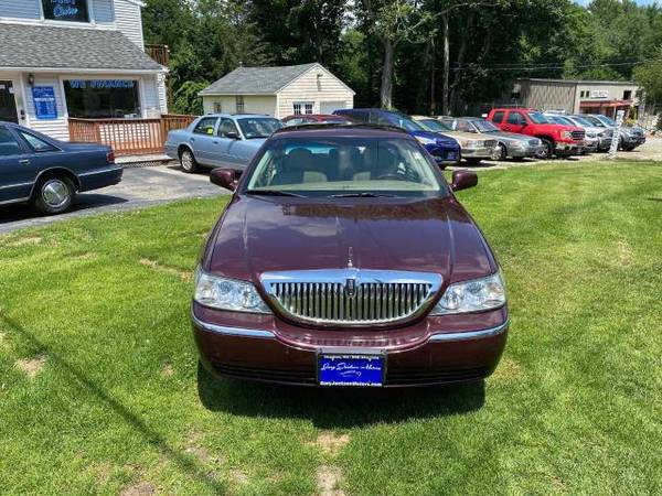 2006 Lincoln Town Car 4dr Sdn Designer Series - cars & trucks - by... for sale in Charlton, MA – photo 3