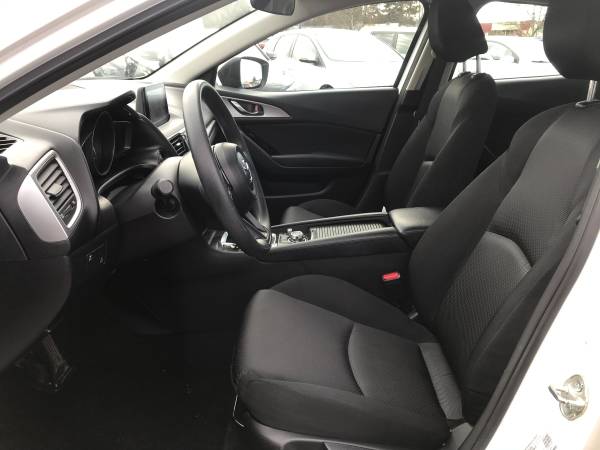2018 MAZDA 3 SPORT LOW MILES 17,752 ONLY ''1 OWNER'' - cars & trucks... for sale in Eugene, OR – photo 6