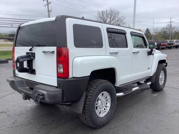 No Accidents! 2006 Hummer H3! Loaded! - - by dealer for sale in Ortonville, OH – photo 5