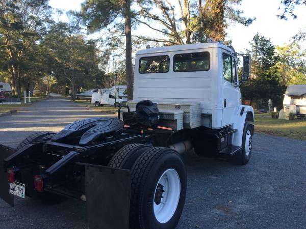 Freightliner FL70 for sale in Chesapeake, NC – photo 8