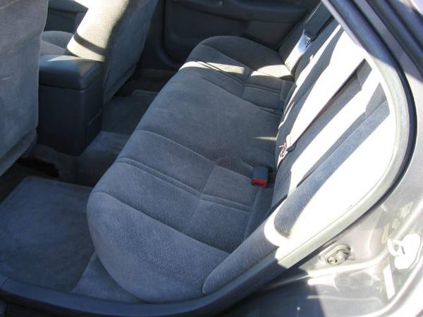 1998 Toyota Camry LE Gray, Sunroof, 4 cyl. spoiler, loaded, 94K,... for sale in Warren, RI – photo 10