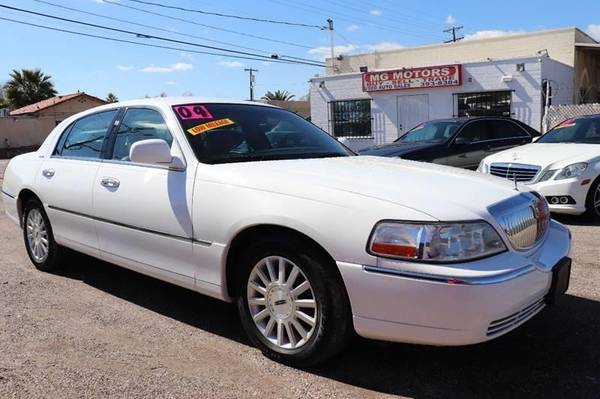 2004 Lincoln Town Car Signature Low Miles /CLEAN CARFAX/ Financing... for sale in Tucson, AZ – photo 2