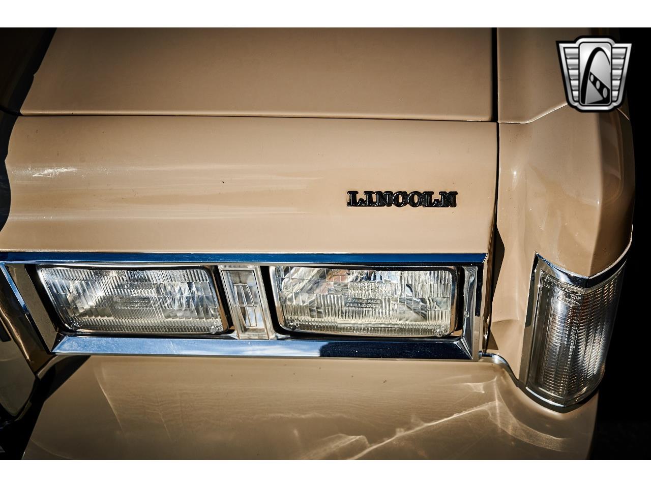 1988 Lincoln Town Car for sale in O'Fallon, IL – photo 66