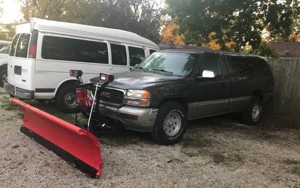 RUST FREE ★ SNOW PLOW TRUCK...2OOO G M C SIERRA // WESTERN SNOW PLOW... for sale in Champaign, IL – photo 10