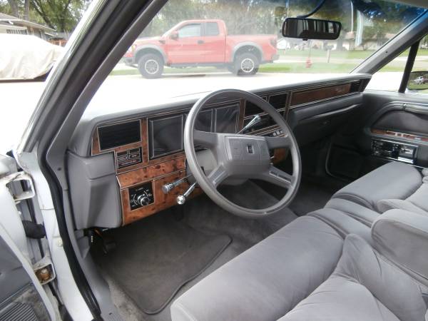 Lincoln Town Car 1986 for sale in Lodi, WI – photo 6