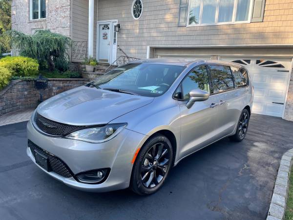 2019 Chrysler Pacifica Touring Plus Sport Edition for sale in West Islip, NY – photo 5