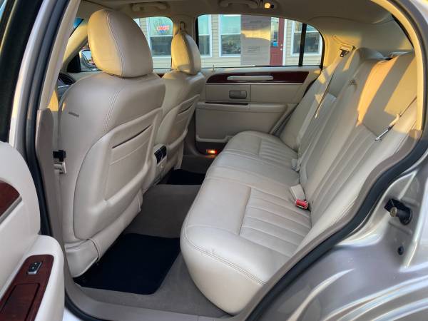 2003 Lincoln Town Car Power Moon Roof Heated Leather LOW 101k Miles! for sale in Auburn, IN – photo 4