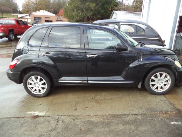*** 2010 CHRYSLER PT CRUISER *** - cars & trucks - by owner -... for sale in Concord, NC – photo 4