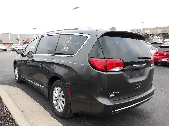 2018 Chrysler Pacifica Touring-L for sale in Avon, IN – photo 5