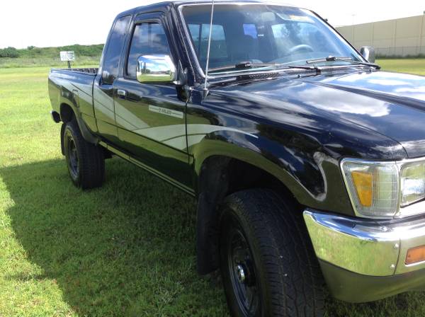 TOYOTA PICKUP TRUCK 4WD MANUAL 5 SPEED 4X4 for sale in Orlando, FL – photo 5