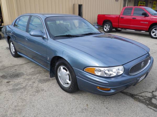 2000 Buick LeSabre Custom. We Can Help You Drive Today! Si Habla!! for sale in WAUKEGAN, IL