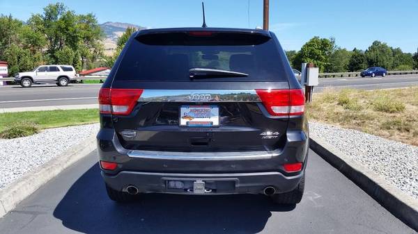 2011 Jeep Grand Cherokee Laredo 4WD Leather HEMI Panoramic Roof Loaded for sale in Ashland, OR – photo 4
