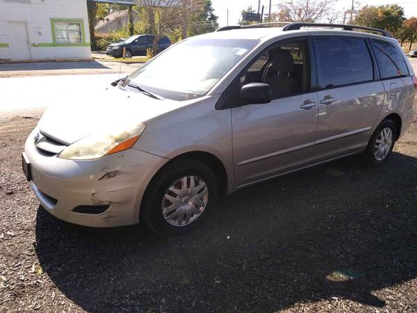 2006 Toyota Sienna for sale in Indianapolis, IN – photo 6