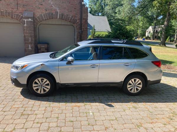 2017 Subaru outback 2 5i Premium Wagon 4D for sale in West Hartford, CT – photo 7