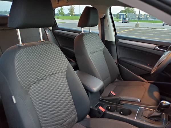 2015 Volkswagen Passat 1.8T for sale in Naperville, IL – photo 11