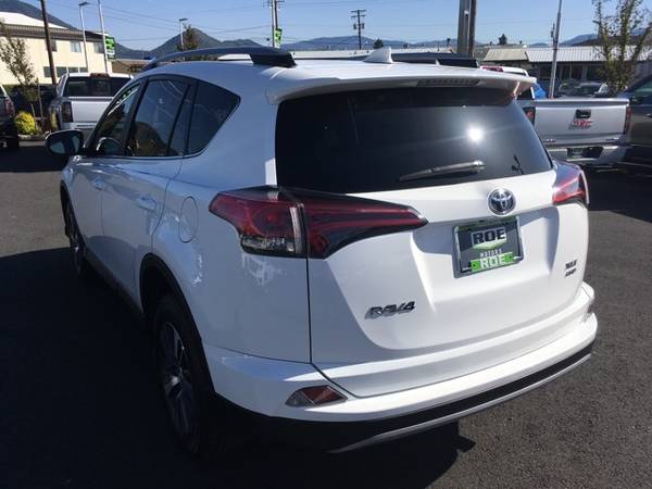 2018 Toyota RAV4 XLE WITH LOW MILES #52904 for sale in Grants Pass, OR – photo 6