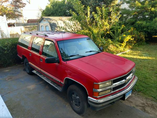 1996 Chevy Suburban Vortex 350 for sale in Wallingford, CT – photo 2