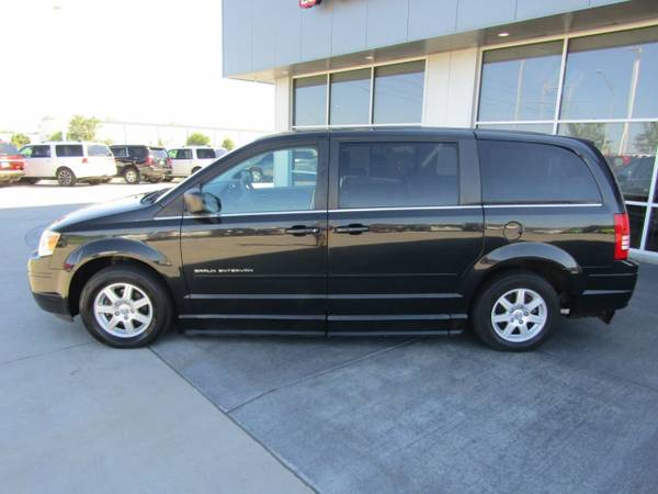 2010 *Chrysler* *Town & Country* *4dr Wagon LX* Bril - cars & trucks... for sale in Omaha, NE – photo 4