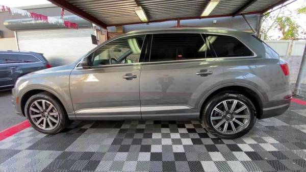 2017 Audi Q7 3.0T Premium Plus SUV - cars & trucks - by dealer -... for sale in Richmond Hill, NY – photo 4