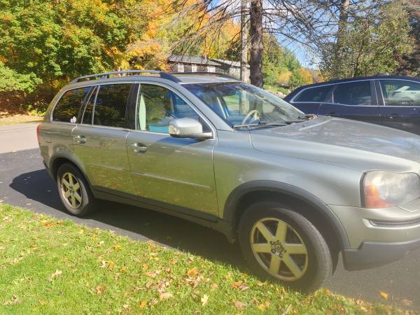 well maintained Volvo XC90 for sale in East Syracuse, NY – photo 3