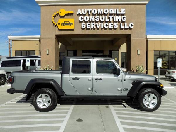 2020 Jeep Gladiator Sport S 4x4 LIKE NEW HARD TO FIND ! for sale in Bullhead City, AZ – photo 10