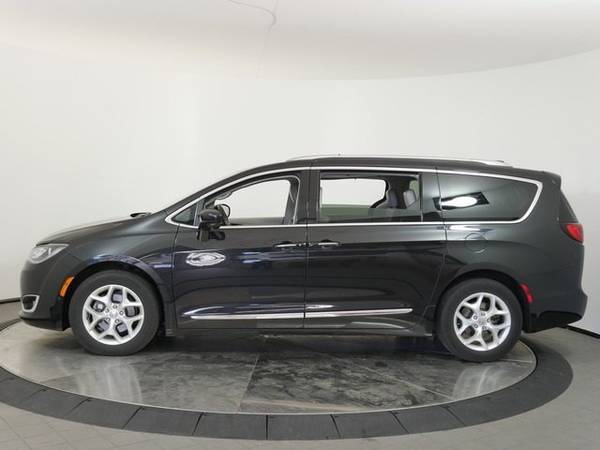 2017 Chrysler Pacifica Touring-L Plus ** CREDIT ISSUES? NO PROBLEM!! for sale in Coon Rapids, MN – photo 5
