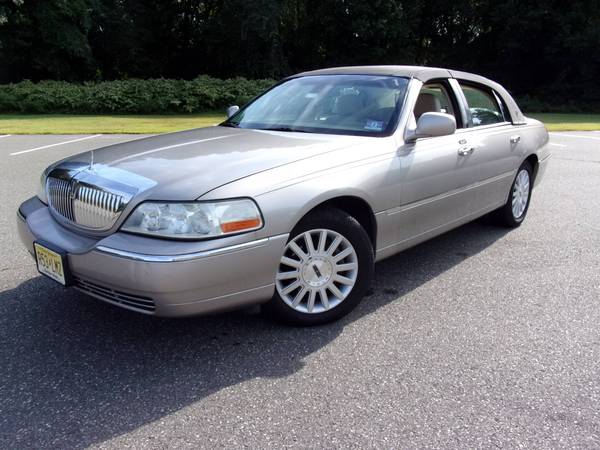 '03 Lincoln Town Car * great Holiday travel - cars & trucks - by... for sale in Jeffersonville, NY – photo 7