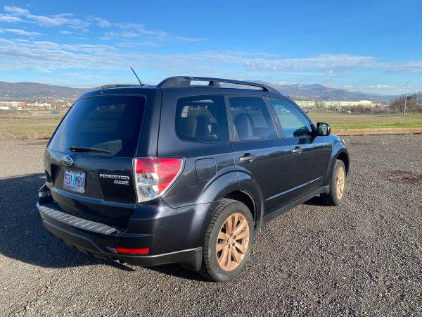 Blue 2013 Subaru Forester All Wheel Drive Sunroof Heated Seats obo for sale in Medford, OR – photo 2
