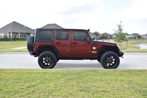 Lifted 2009 Jeep Wrangler Unlimited for sale in Rosharon, TX – photo 5