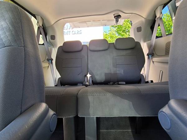 2010 Chrysler Town & Country Touring Minivan/7-passenger/90k MLS for sale in Portland, OR – photo 19