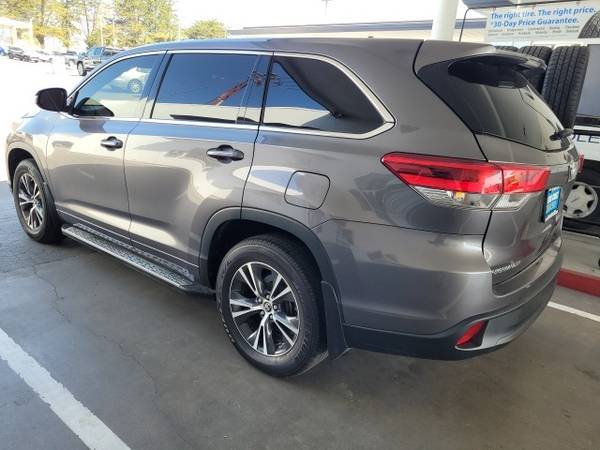 2018 Toyota Highlander FWD 4D Sport Utility/SUV LE for sale in Watsonville, CA – photo 4
