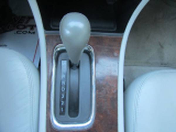 2009 *Buick* *LaCrosse* *4dr Sedan CXL* - cars & trucks - by dealer... for sale in Council Bluffs, NE – photo 21