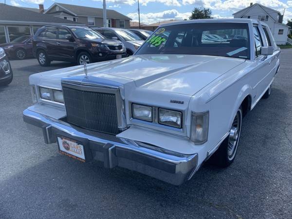 1988 LINCOLN TOWN CAR SIGNATURE with - cars & trucks - by dealer -... for sale in Winchester, VA – photo 7