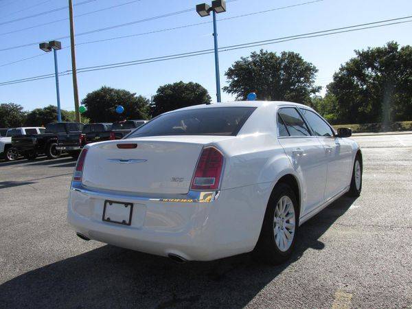 2014 Chrysler 300 WE FINANCE!! for sale in Garland, TX – photo 5