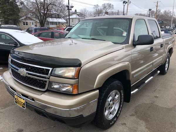2006 Chevrolet Silverado 1500 - - by dealer - vehicle for sale in Des Moines, IA – photo 3