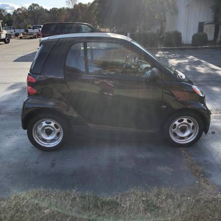 2009 Smart Car Fortwo Pure Hatchback Coupe 2D 25k Miles - cars &... for sale in Walnut Cove, NC – photo 5