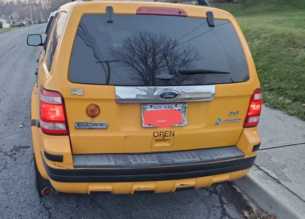 2011 FORD ESCAPE HYBRID retired NYC YELLOW CAB MINT INSIDE AND OUT for sale in Bangor, PA – photo 2
