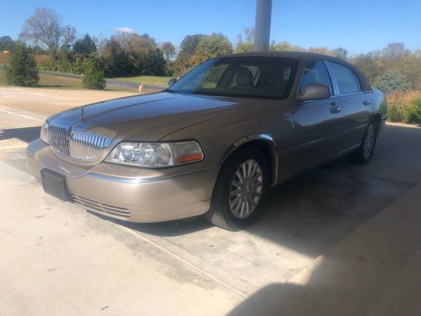 2003 LINCOLN TOWN CAR SIGNATURE for sale in Union, MO – photo 4