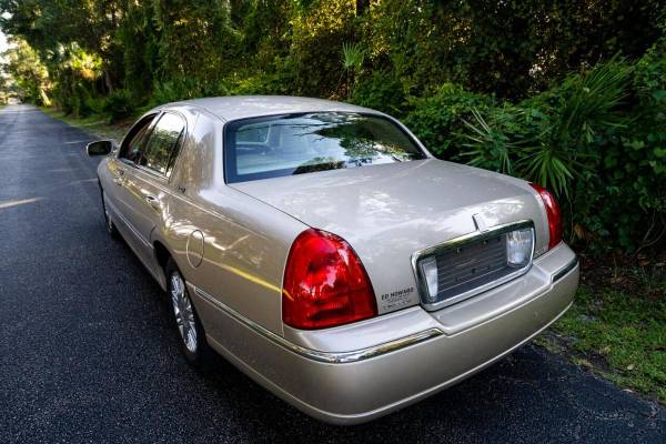 2008 Lincoln Town Car Signature Limited 4dr Sedan - CALL or TEXT... for sale in Sarasota, FL – photo 7