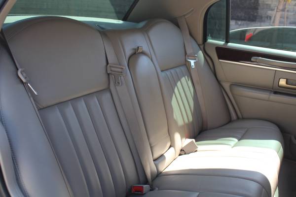 2006 LINCOLN TOWN CAR 4D V8 SIGNATURE SEDAN. WE FINANCE ANYONE OAD! for sale in North Hollywood, CA – photo 13