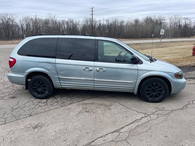 2001 Chrysler Town & Country LXi for sale in MENASHA, WI – photo 4